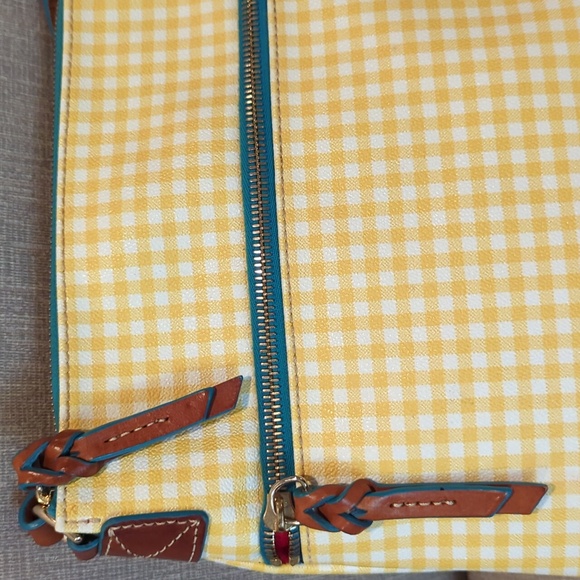 Dooney & Bourke Checkered Yellow & White Crossbody Bag - Picture 3 of 8